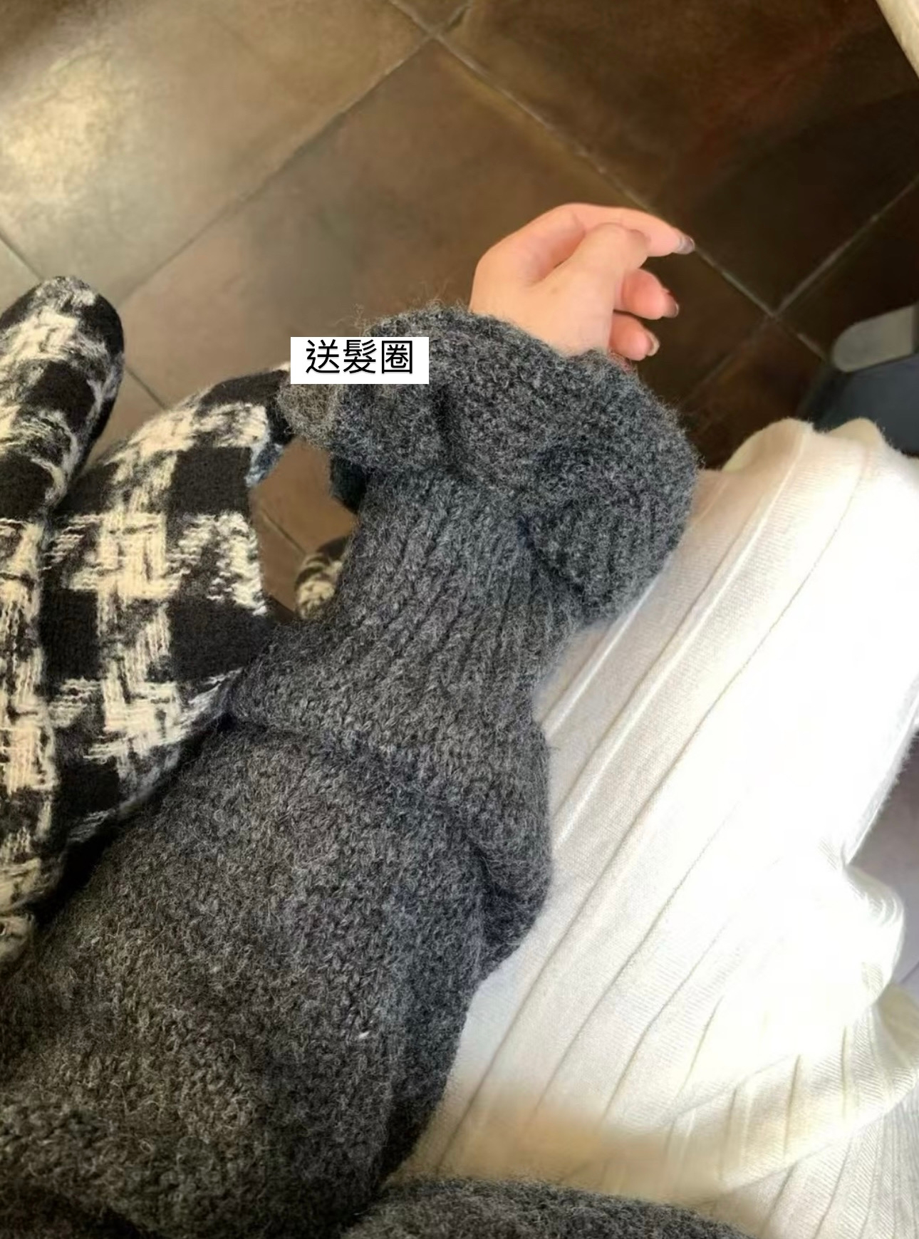 帶髮圈三色毛衣7