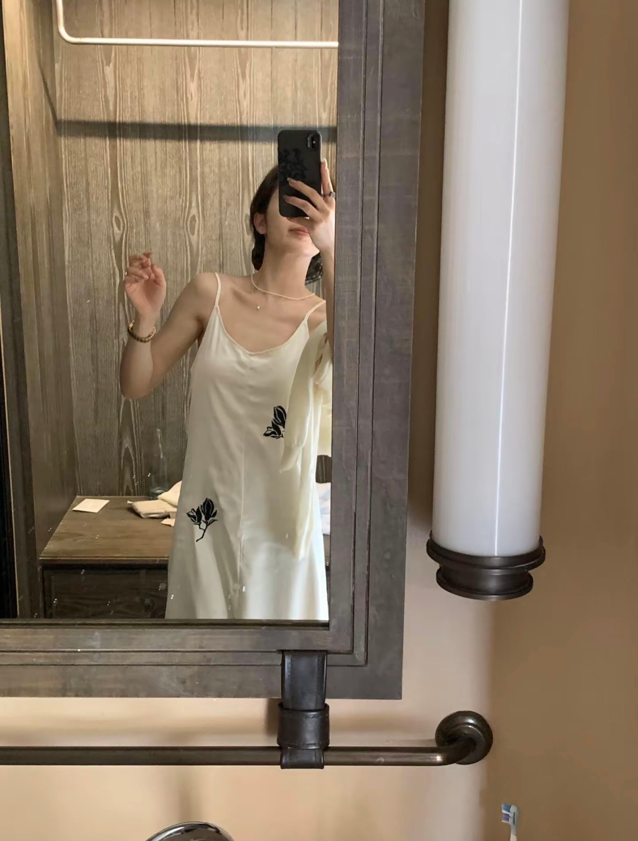 光感吊帶連衣裙1