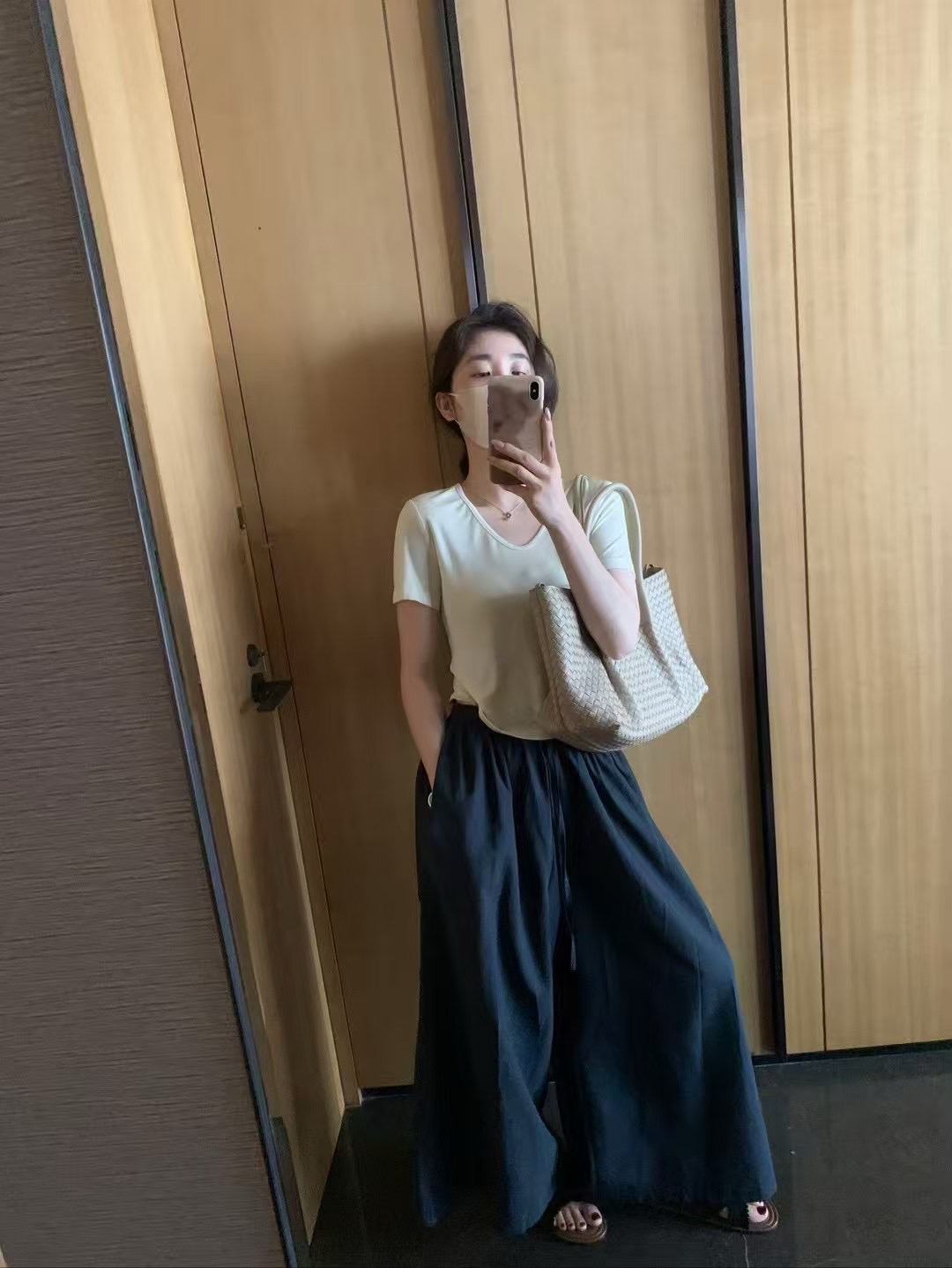 天絲高品料V領紙片tee9