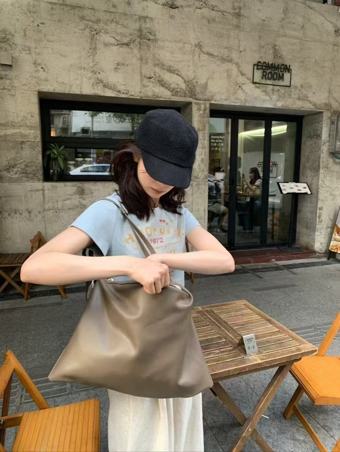 歐貨“HelloKitty” tee8