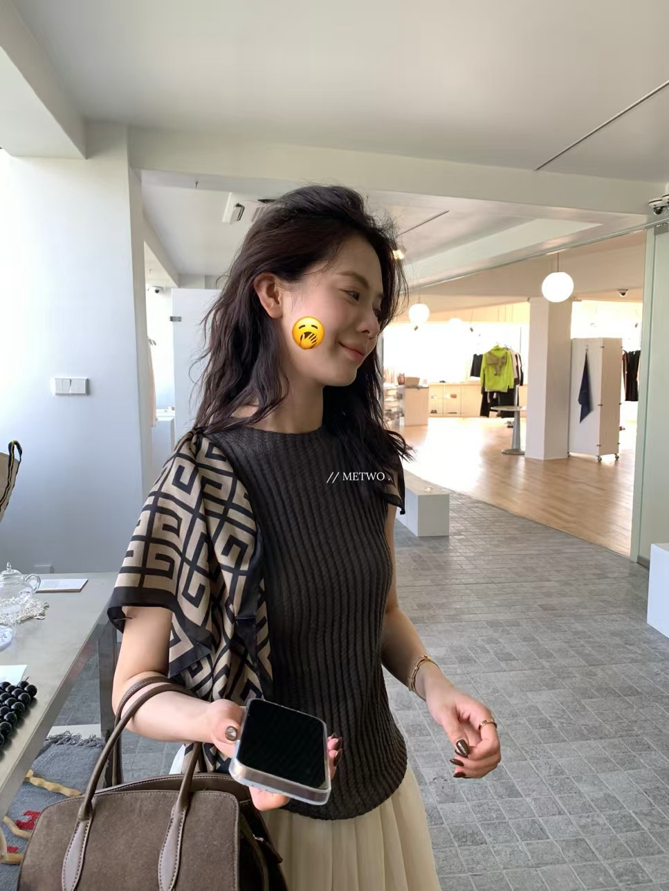 針織坑條氣質背心7