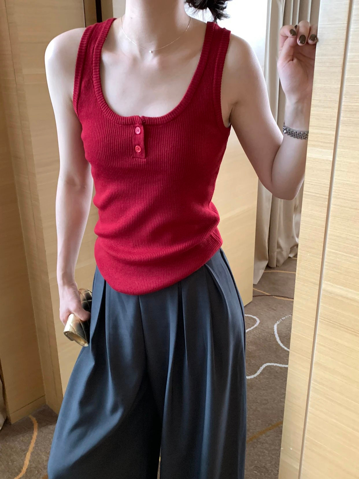 大U鈕扣內搭背心2