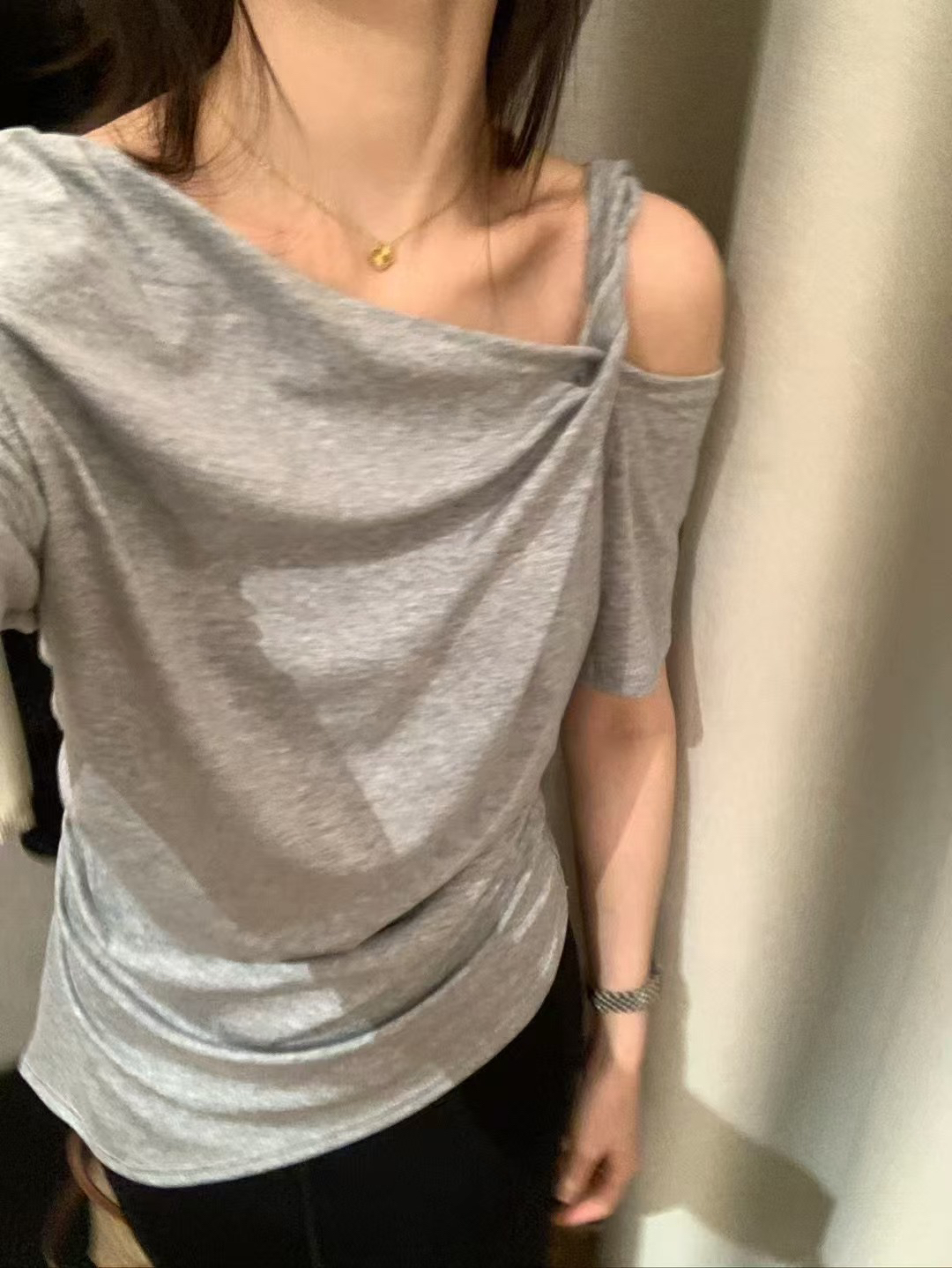 設計感超強吊肩t8