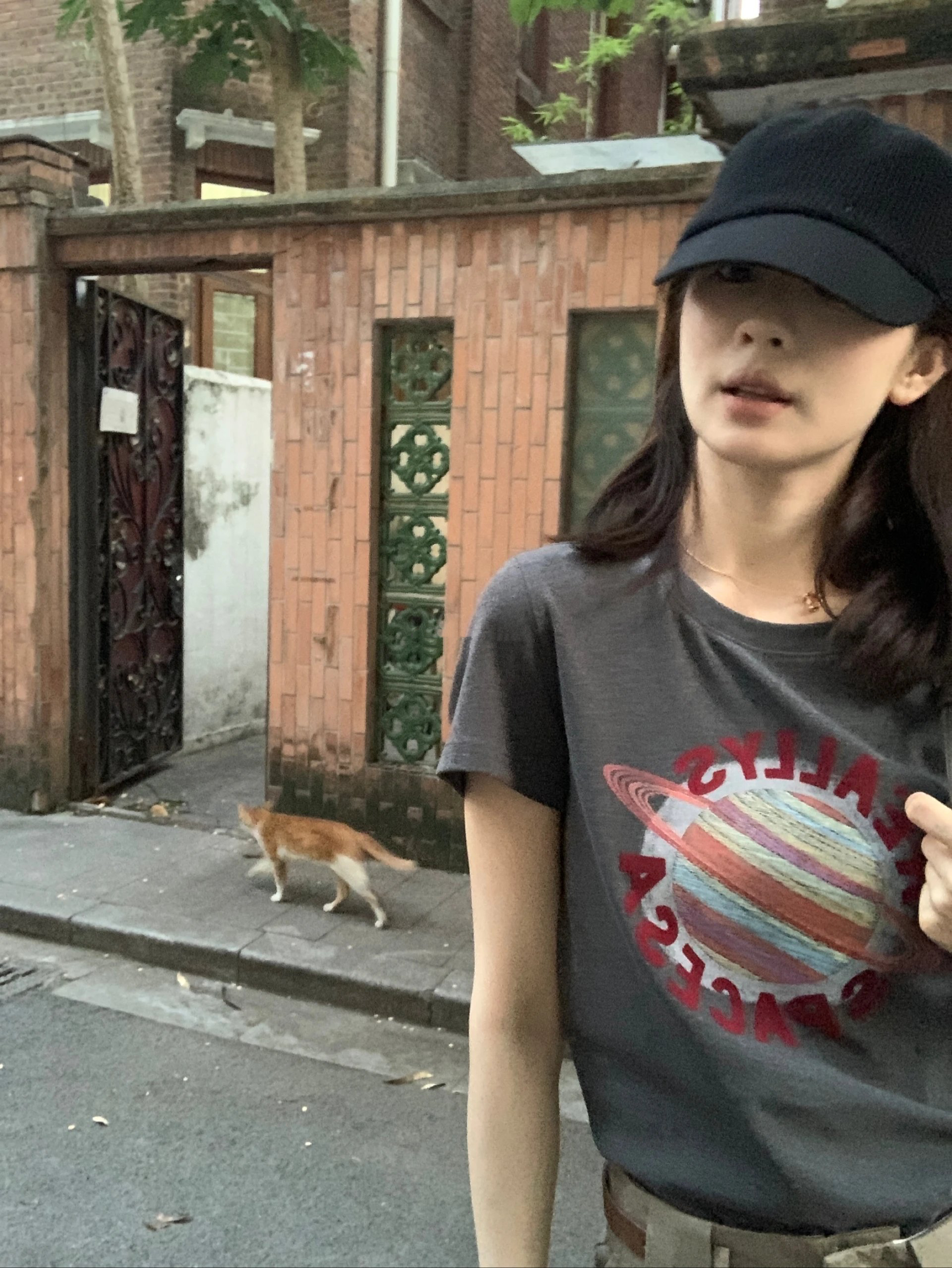 工藝刺繡快樂星球tee1