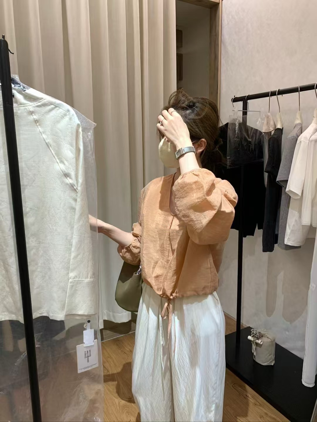 天絲抽繩橘上衣5