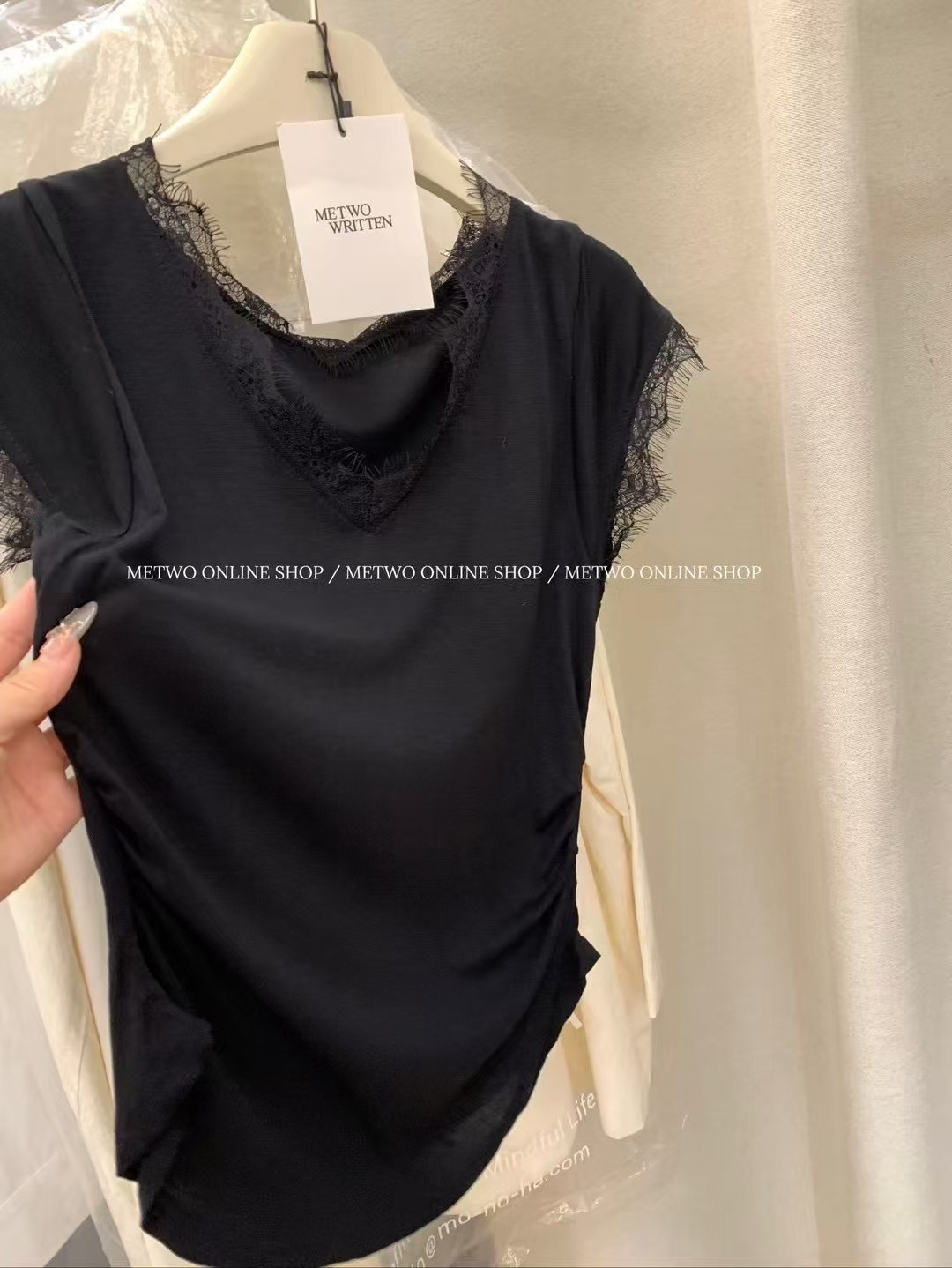 天絲肌底蕾絲上衣11