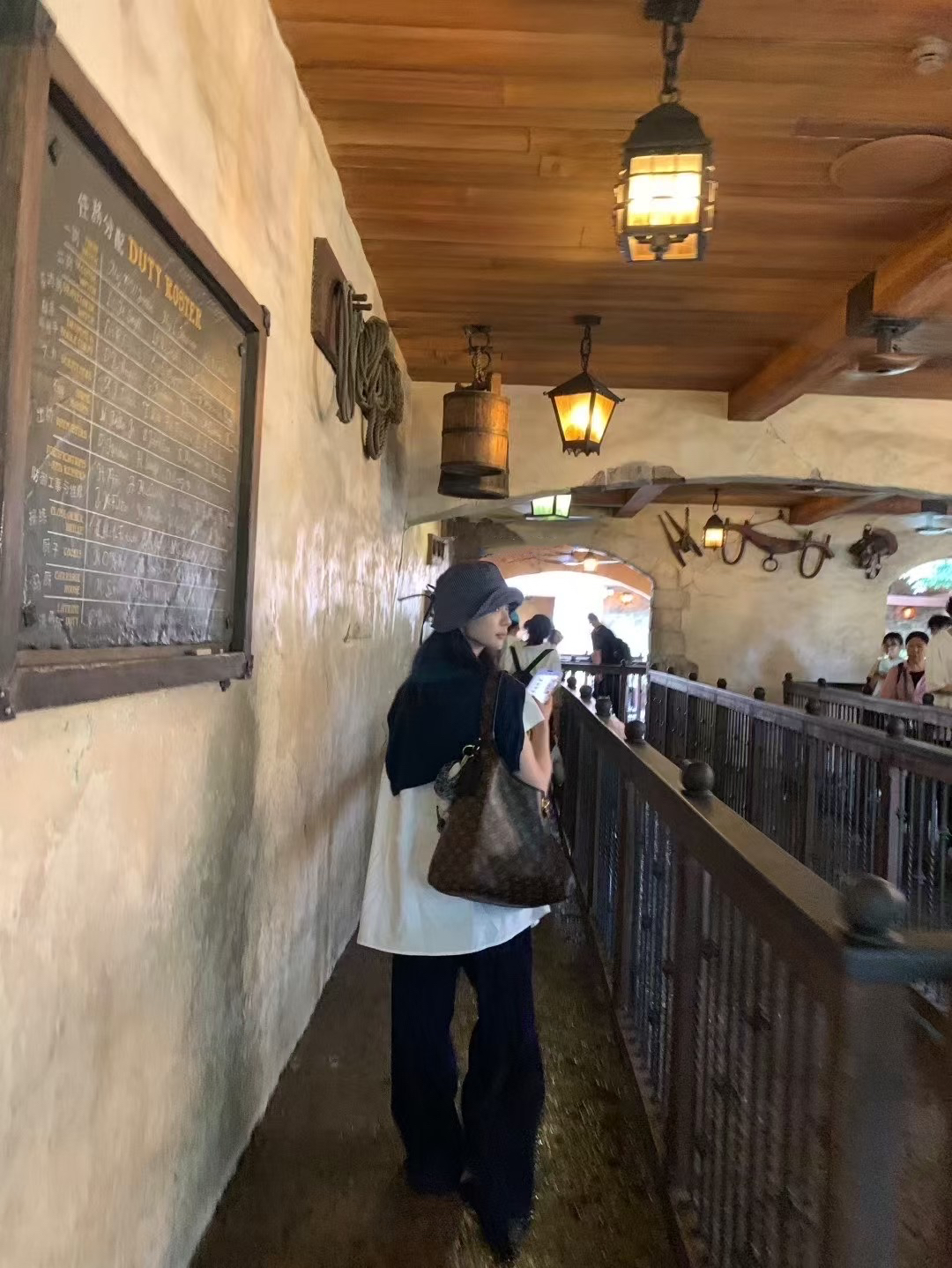 私服中長白襯衣裙3