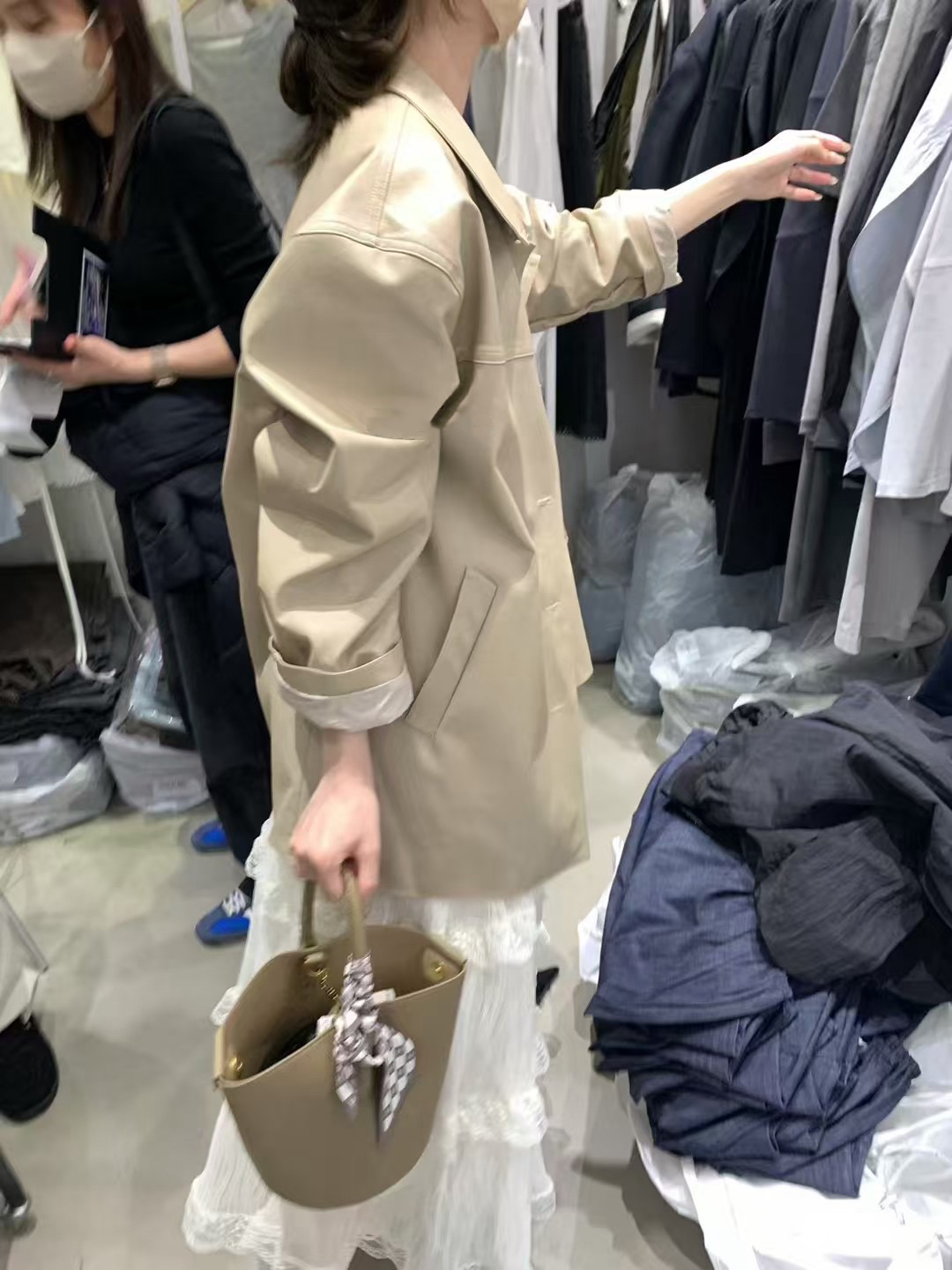 中長款遮肉皮衣1