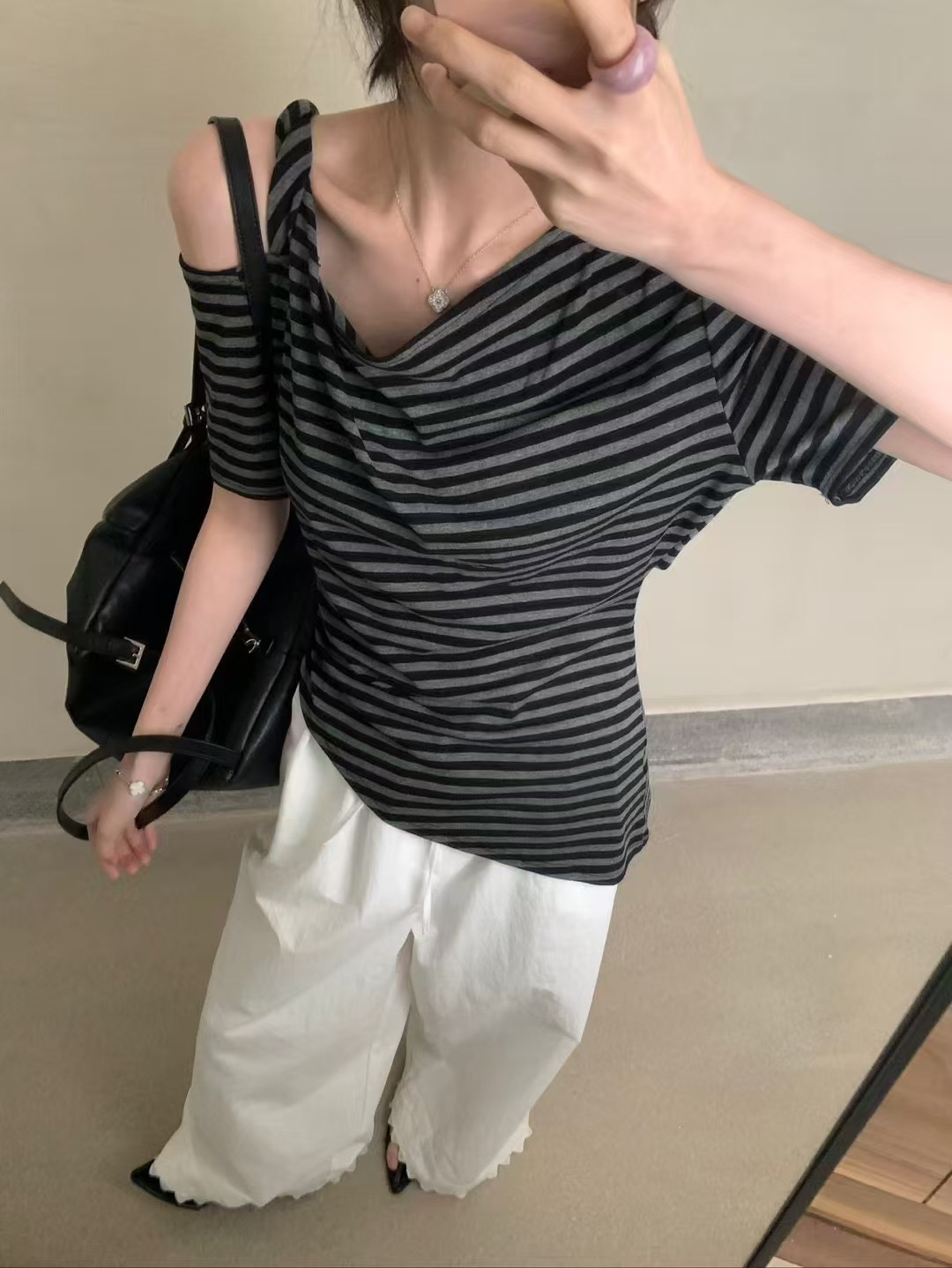 設計感超強吊肩t1