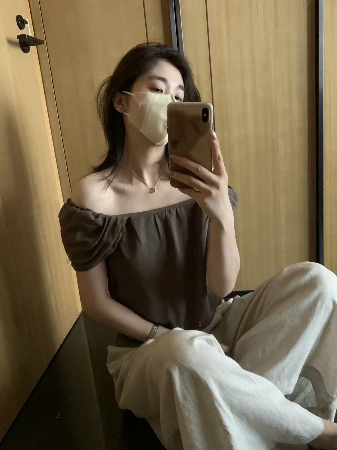 花苞袖一字領小衫7