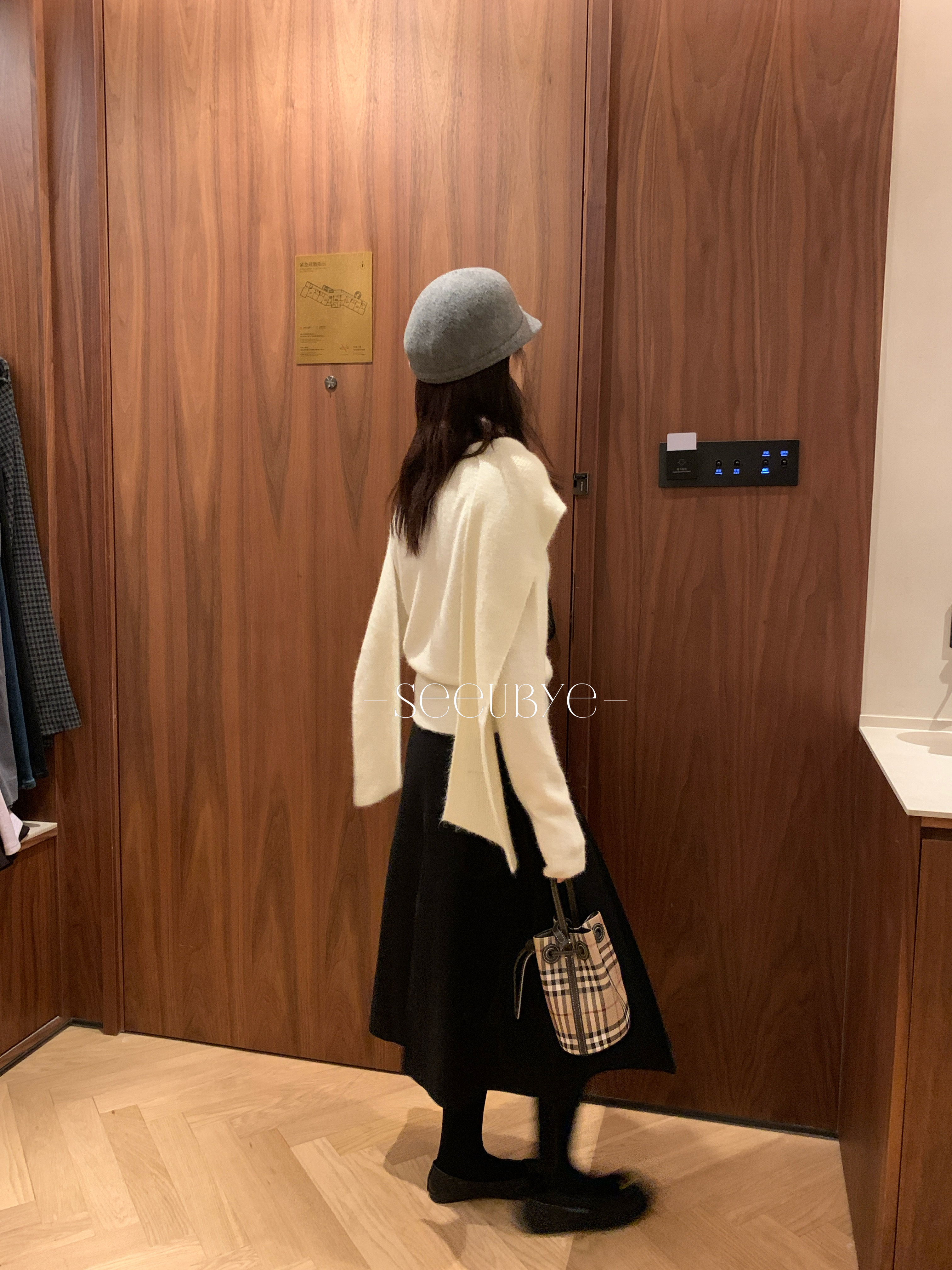 高品白標披肩毛衣8