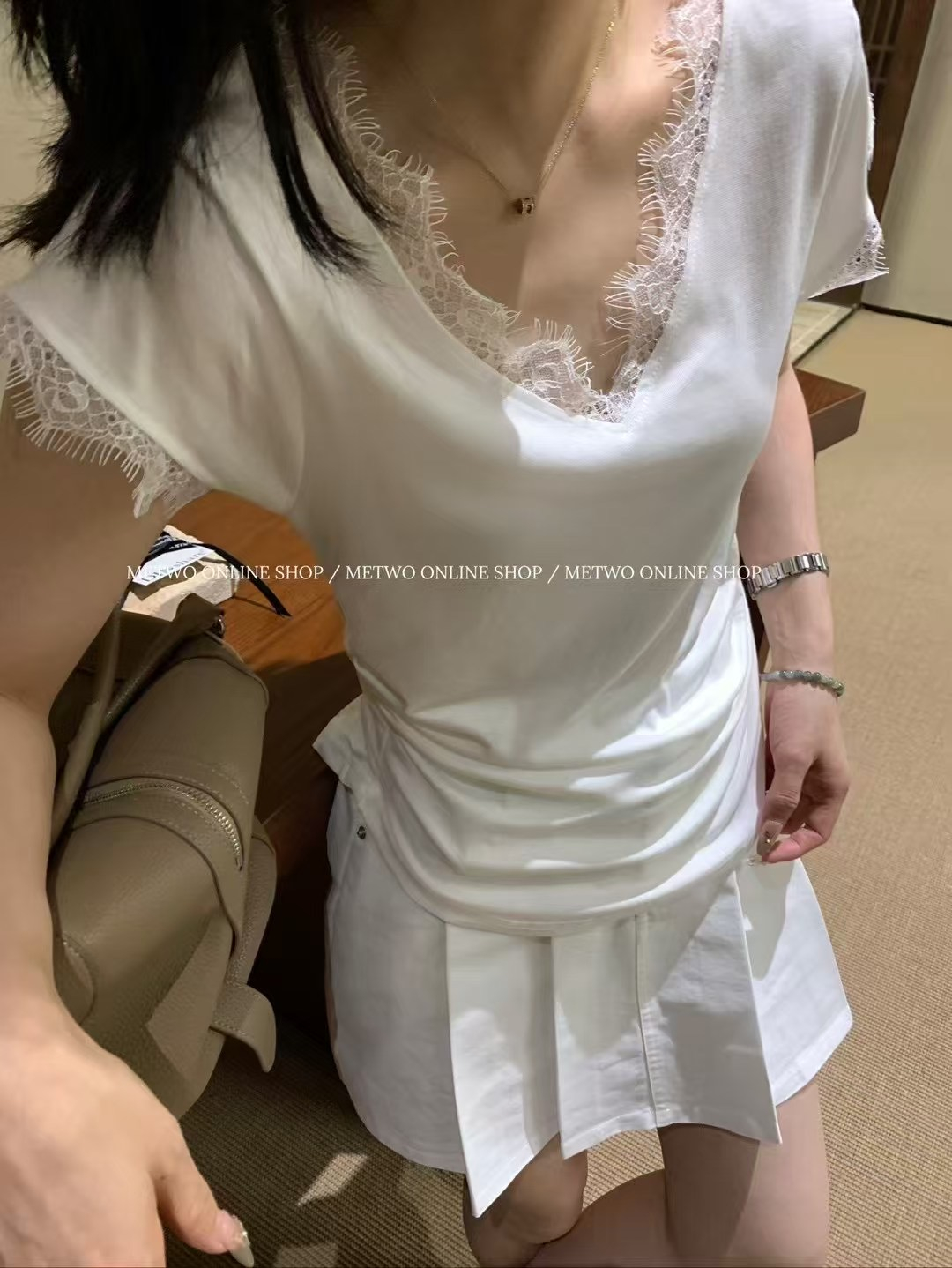 天絲肌底蕾絲上衣2