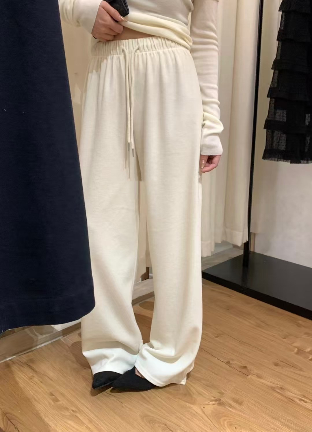 早春第一條運動腿王褲12