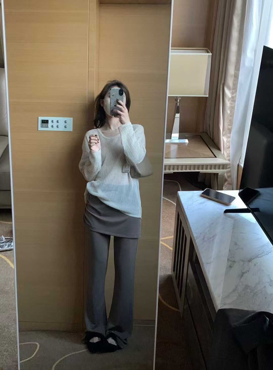 韓代鏤空上衣17