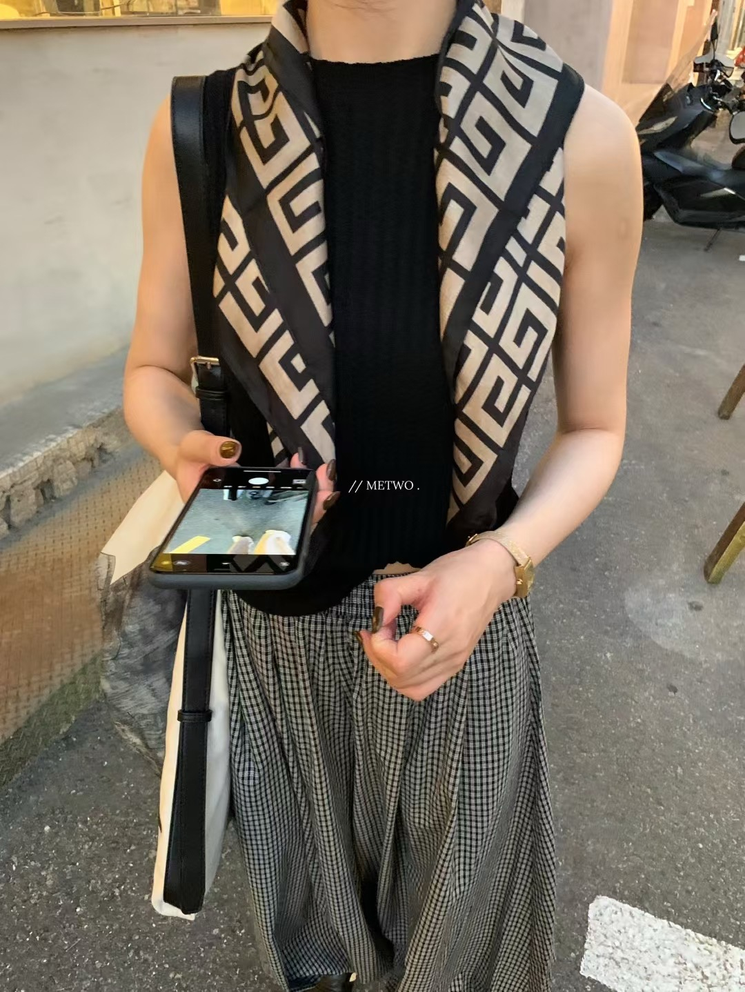 針織坑條氣質背心1