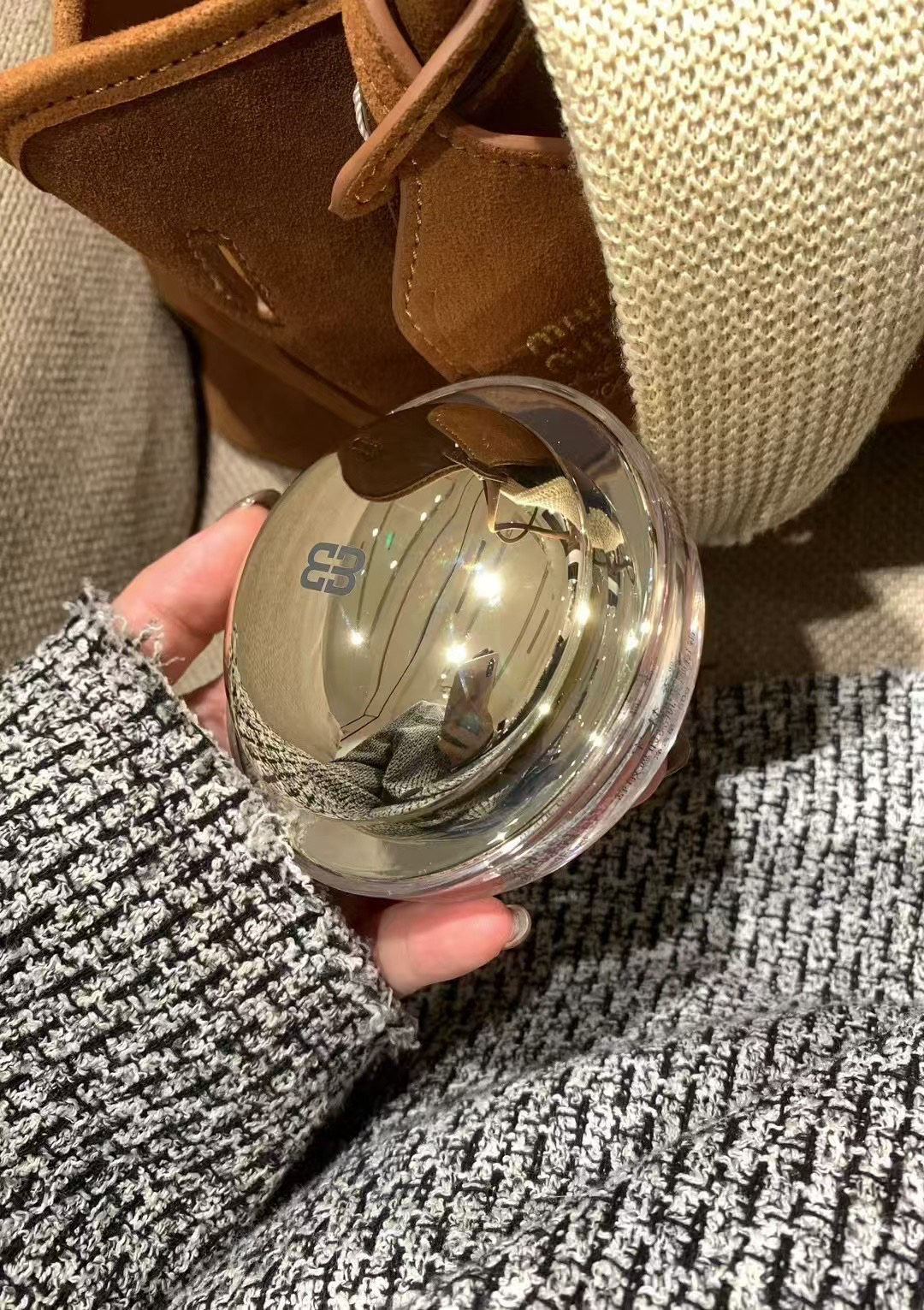 品牌首推：水光素顏霜1