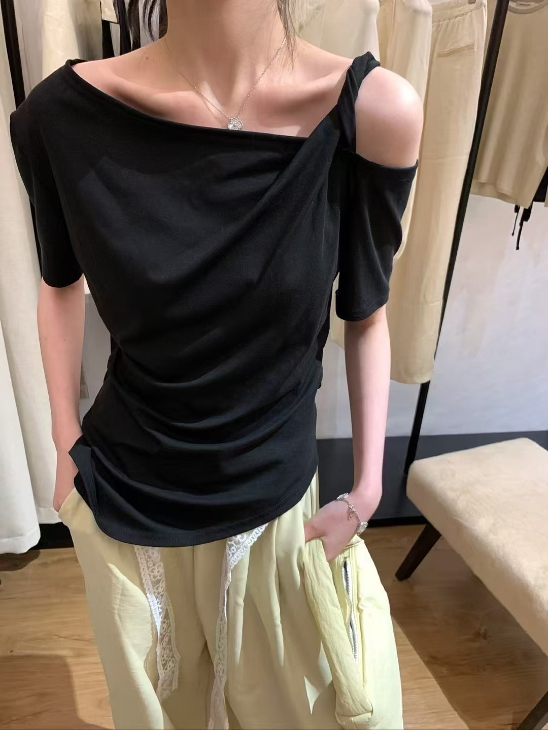 設計感超強吊肩t16