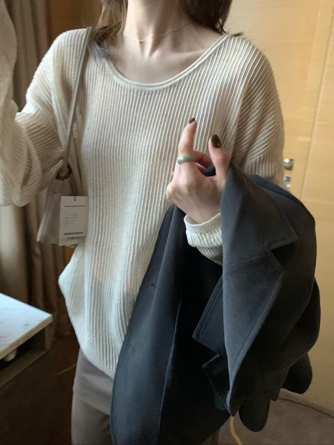 韓代鏤空上衣21