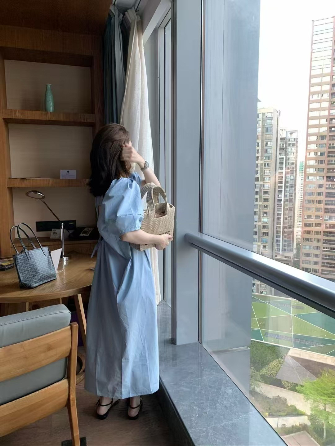 韓代露背連衣裙16