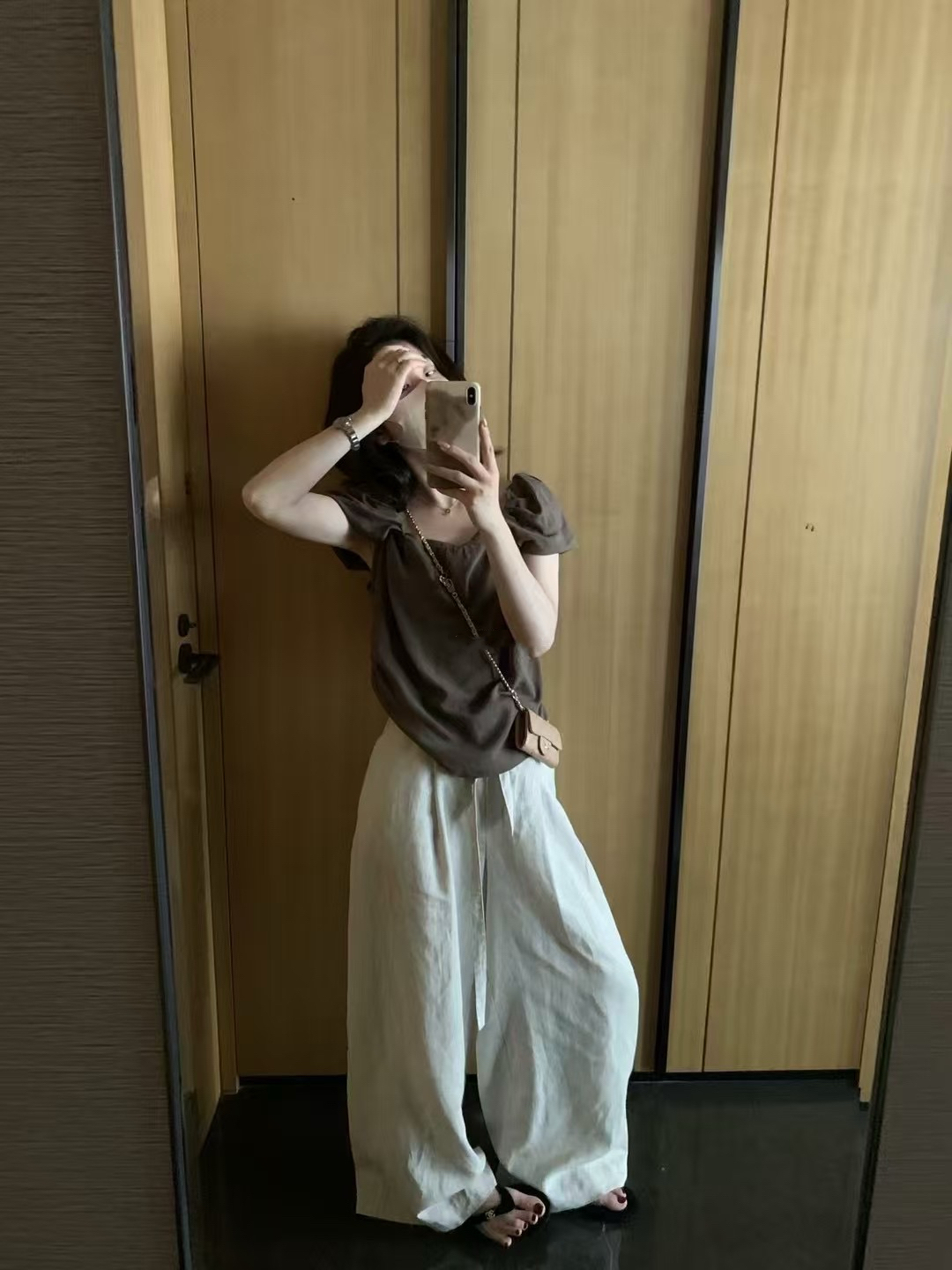 花苞袖一字領小衫10