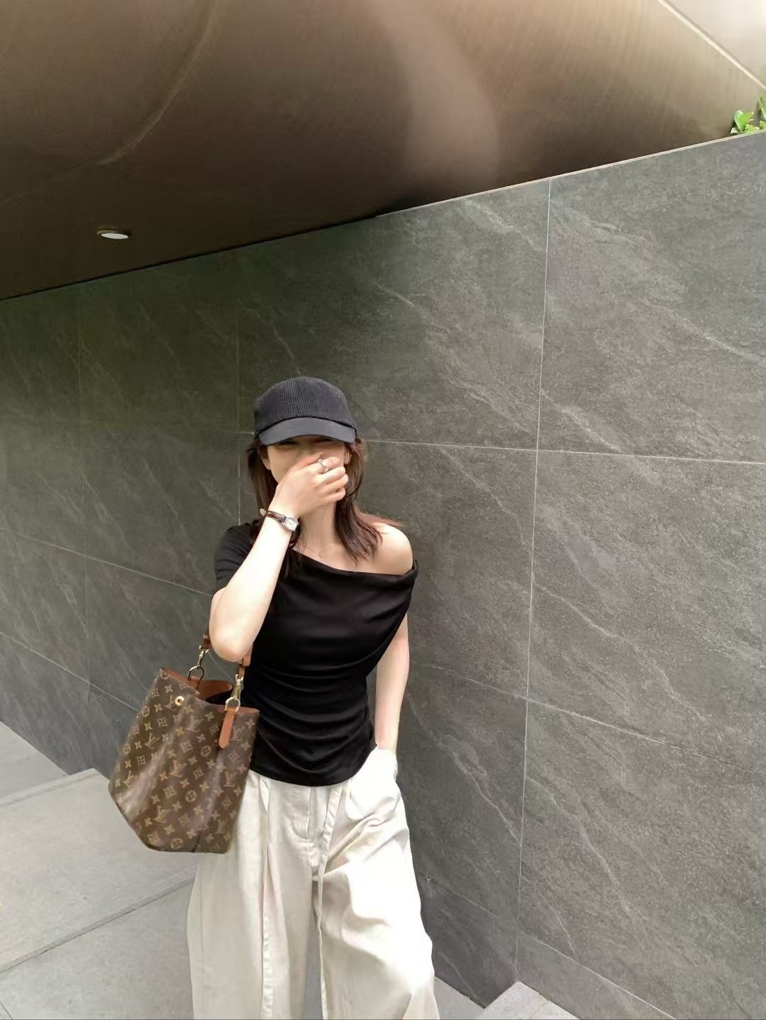 瘋狂自留款單袖拉肩t24