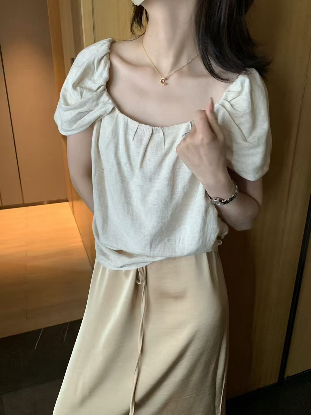 花苞袖一字領小衫1