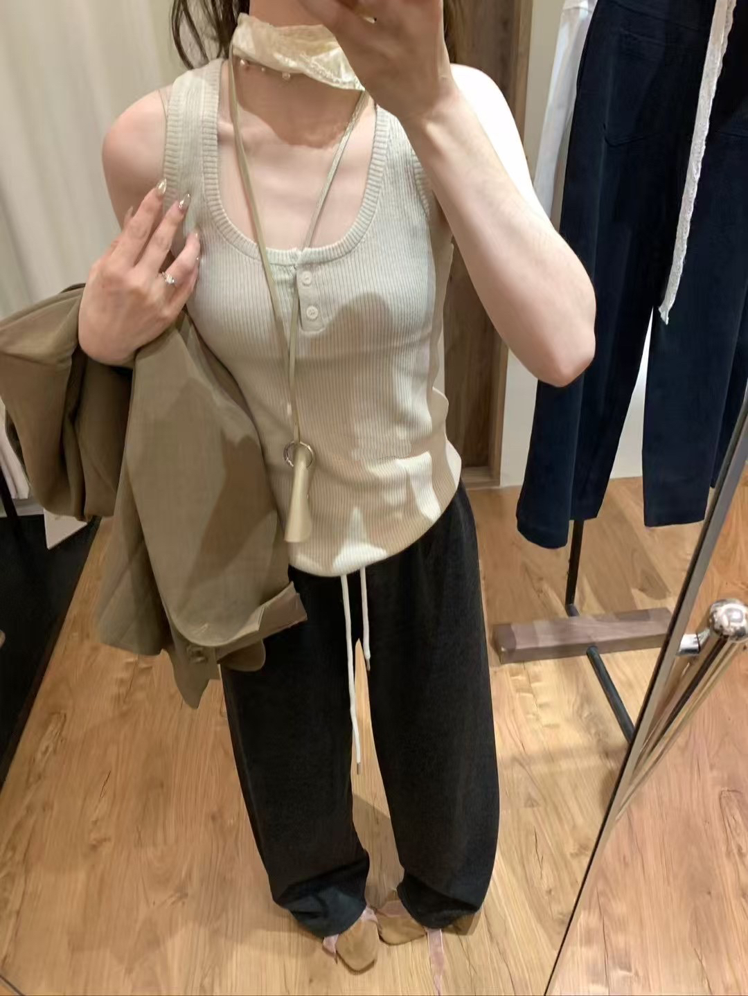 大U鈕扣內搭背心8