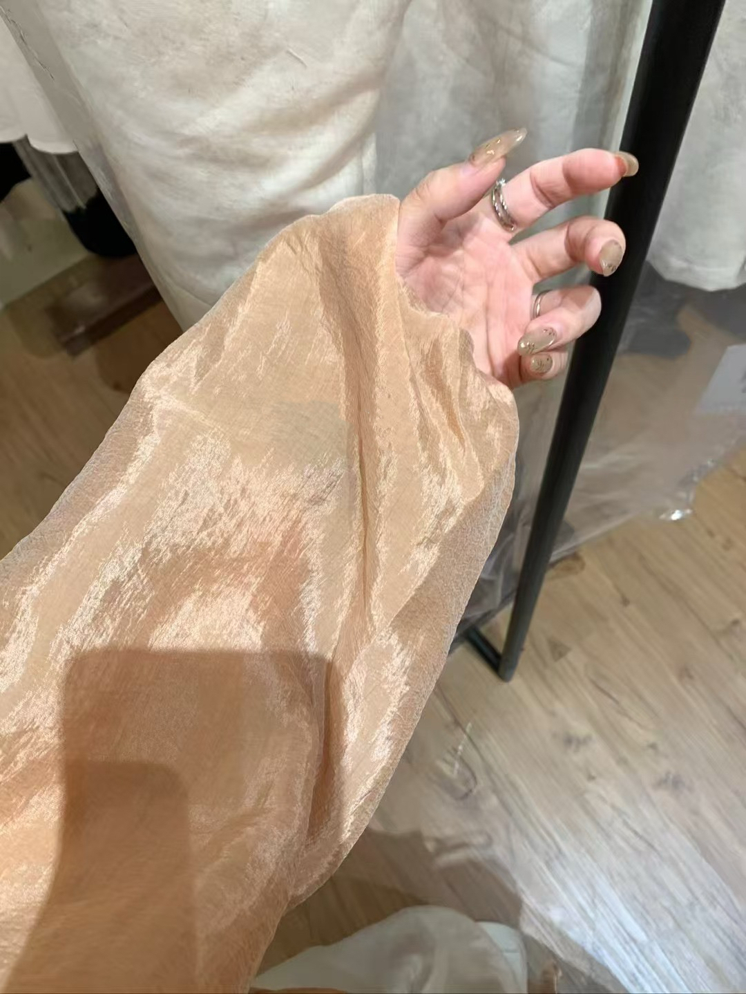 天絲抽繩橘上衣2