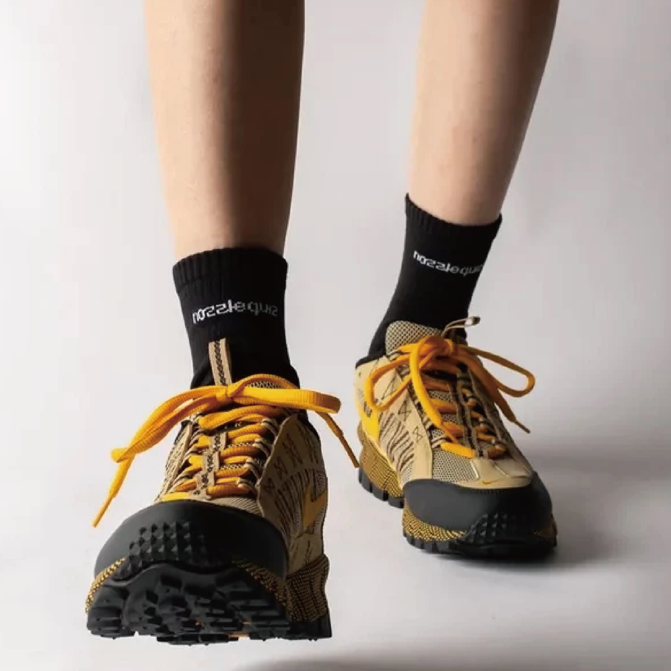 nozzle quiz Essential 中筒休閒襪 黑 白 透灰 透米 基本款 百搭 襪子 男女款 23-28cm9