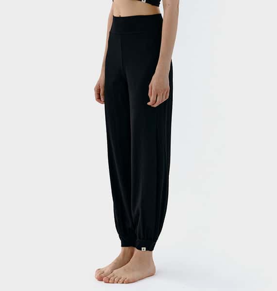 Conchwear 幕斯棉 瑜珈小寬鬆款束腳寬褲 經典黑 CON033BLK