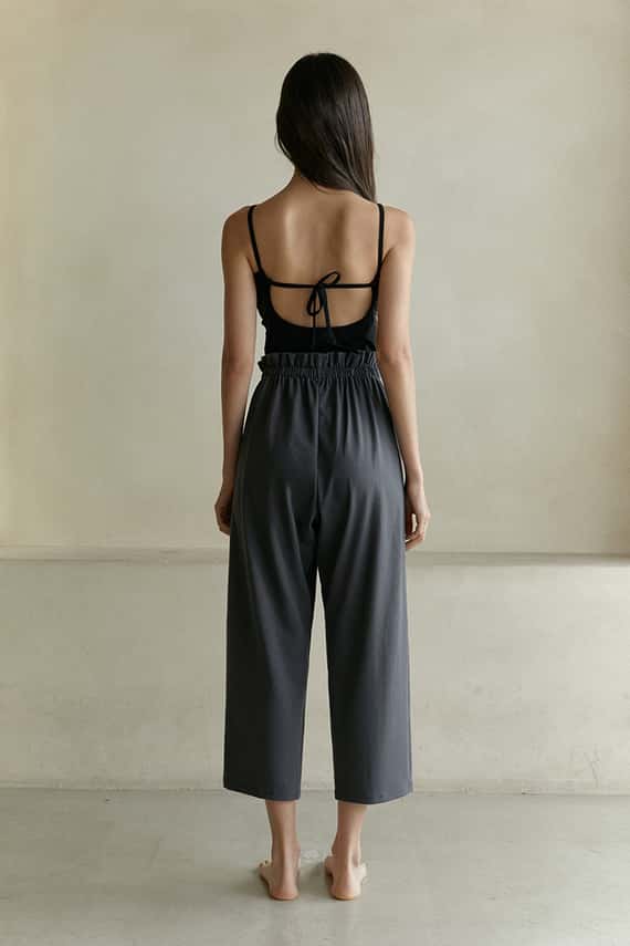 【熱銷補貨】Dhyani 瑜珈寬鬆款口袋八分褲 深灰色 CON024CHC