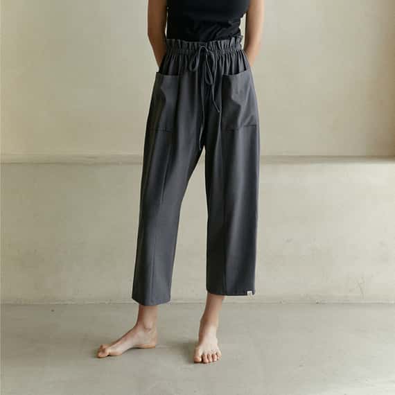 【熱銷補貨】Dhyani 瑜珈寬鬆款口袋八分褲 深灰色 CON024CHC