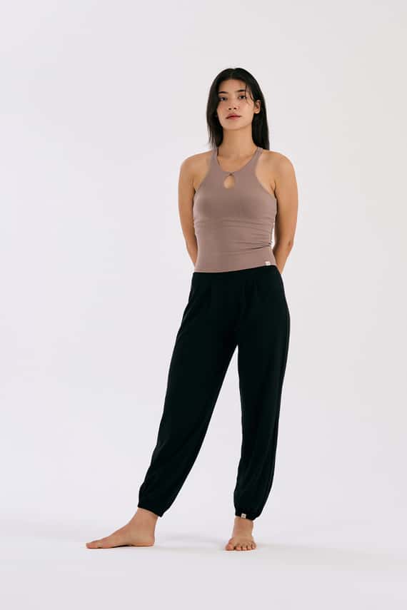 【熱銷補貨】Dhyani 舒悅瑜珈束腳寬褲 黑色 CON019BLK