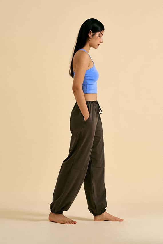 【熱銷補貨】Dhyani 悠閒漫步束腳褲 棕色 CON082BRN 男女通穿