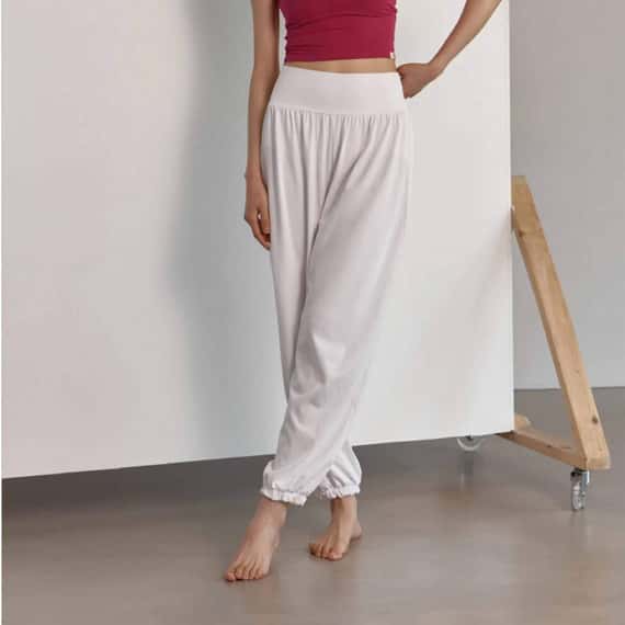 【熱銷補貨】Dhyani 瑜珈寬鬆款花苞束腳褲 白色 CON046WHT