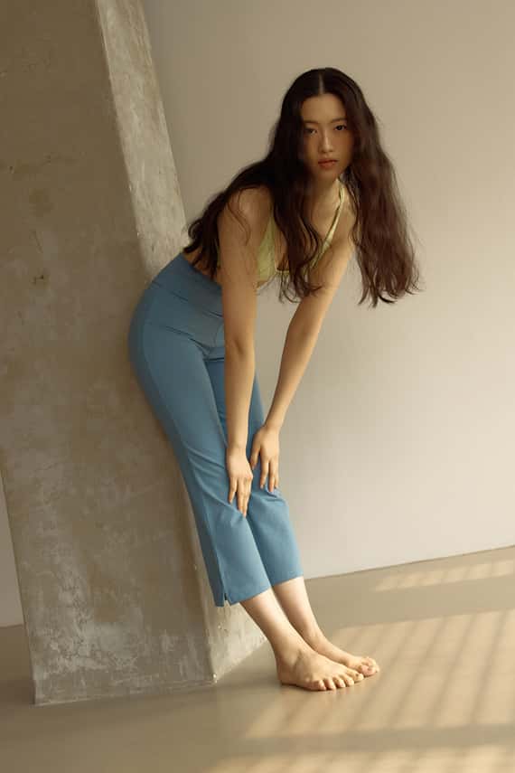 Dhyani 瑜珈直筒八分褲 藍鳥色 CON067BLU