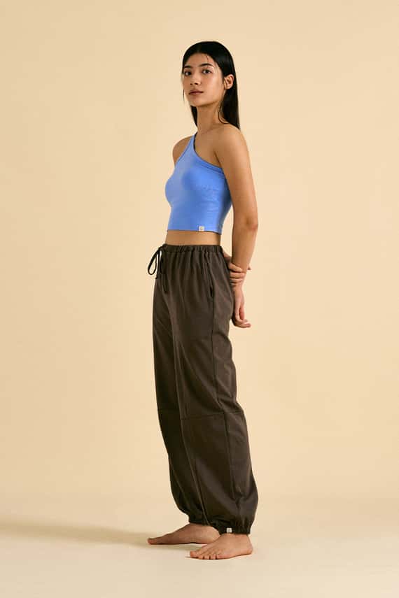 【熱銷補貨】Dhyani 悠閒漫步束腳褲 棕色 CON082BRN 男女通穿