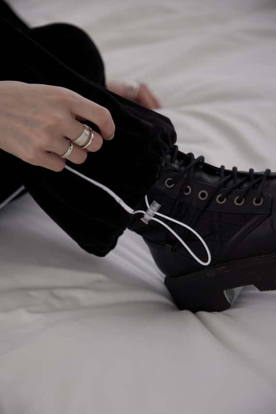 車線拼接絨面抽繩長褲