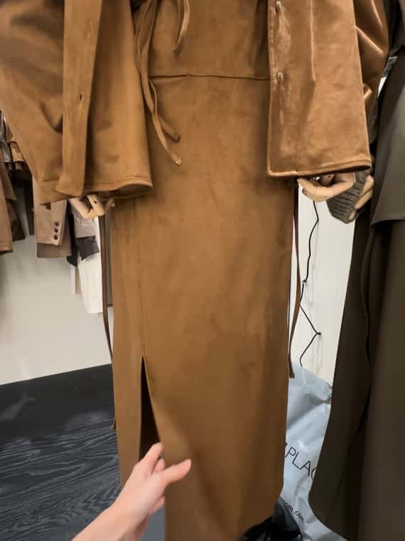 親膚短絨面開衩長裙（成套）