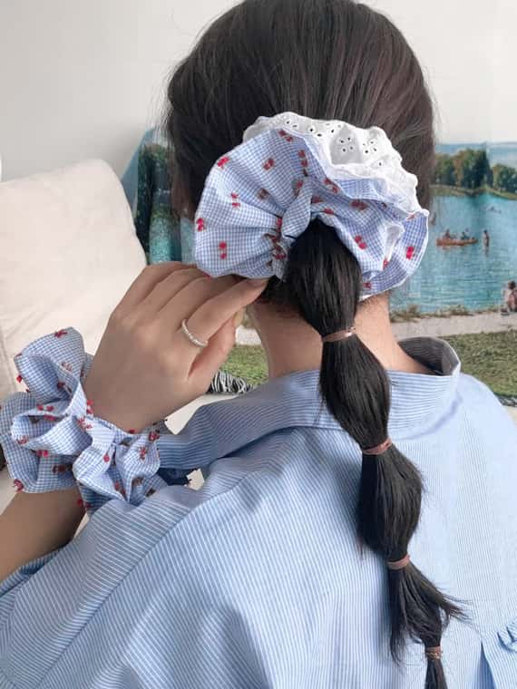 小紅點綴格紋大髮圈