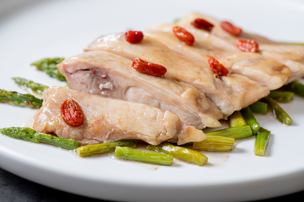 舒肥無骨雞腿排 - 黑香麻油 160g/包│肉肉隊長│北港純正的黑麻油香氣十足│ 宵夜/備餐/低脂/野餐/露營2