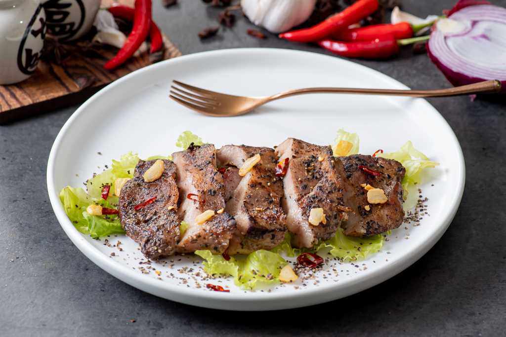 厚切舒肥豬排 - 原味香草 200g/包 / │肉肉隊長│少許香蒜加上淡淡香草，吃出原味不油膩也不單調│宵夜/備餐/低脂/野餐/露營