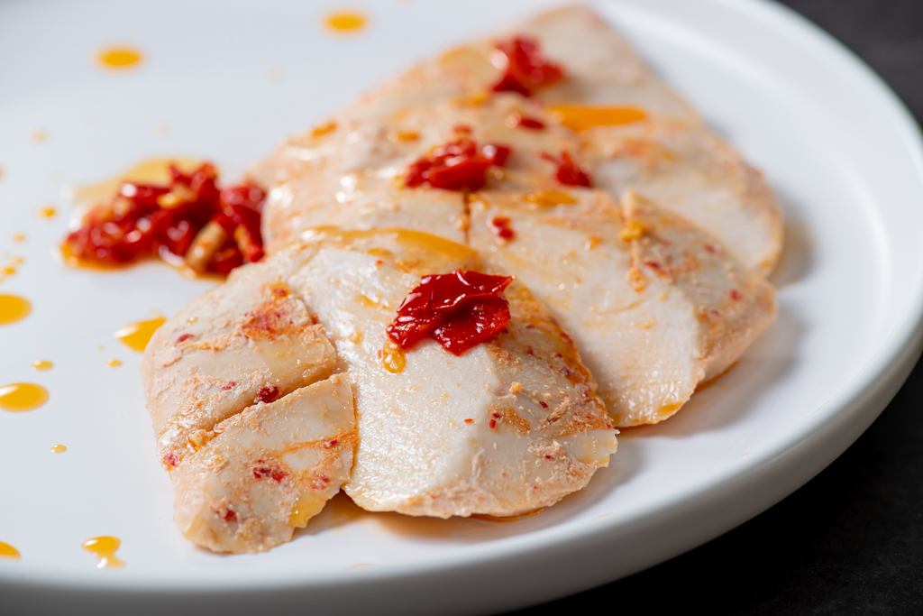 舒肥嫩雞胸-香紅辣椒 180g/包│肉肉隊長│有辣椒的清香與水果甘甜 │ 宵夜/備餐/低脂/野餐/露營2