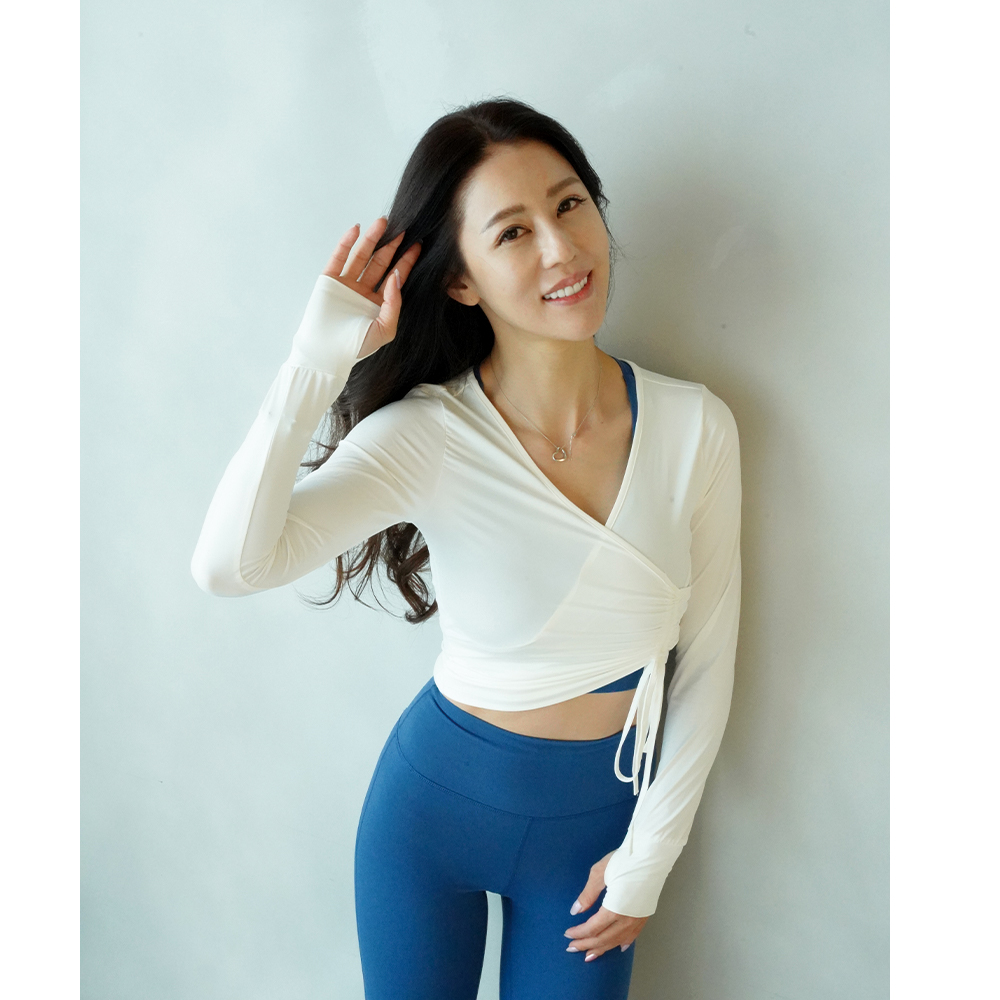 美麗飛長袖涼感抽繩短版罩衫-(耶誕紅)/(優雅白)/(寧靜黑)/(薄荷綠)5