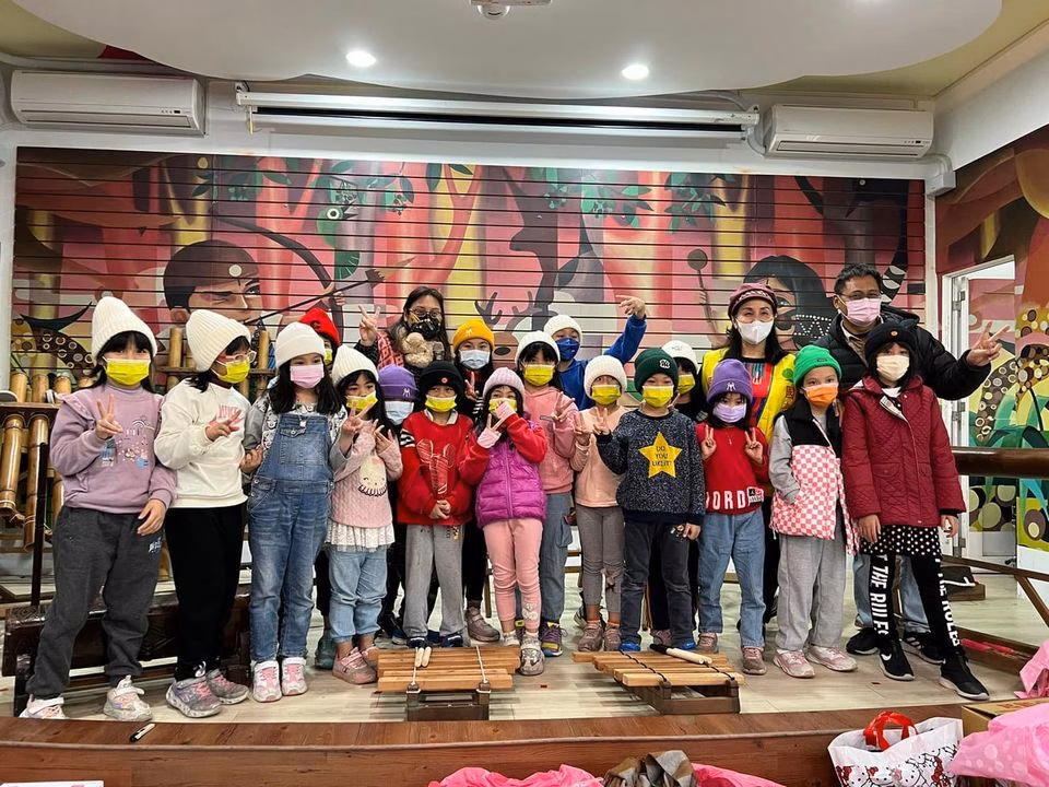 靈芝草人與國泰慈善基金會冬季寒冬送暖公益活動（桃園區長興國小、奎輝國小、霞雲國小、三光國小）