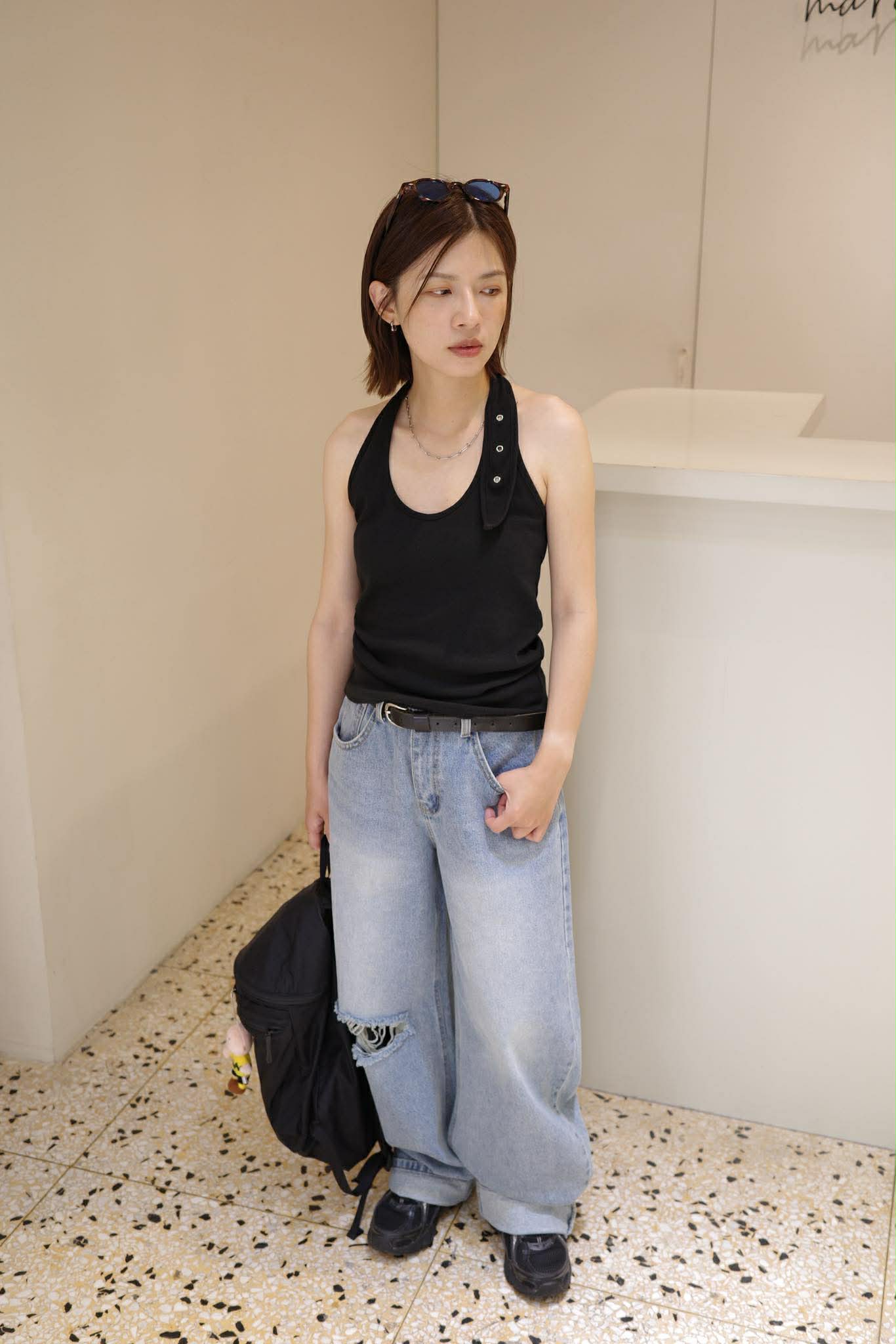 彈性直紋繞頸背心 ( 黑色/酒紅色 )13