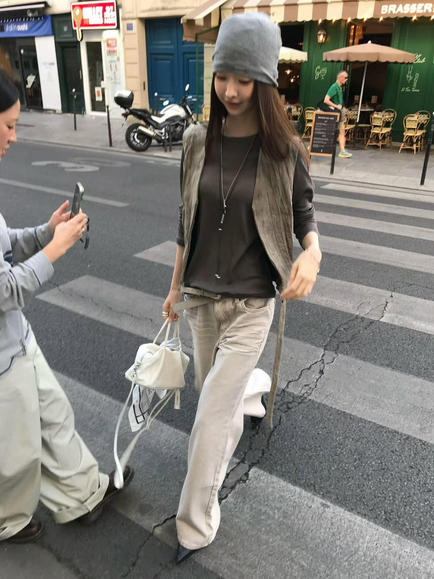 淺灰棕設計師刷痕靴型褲 ( 現貨 )23