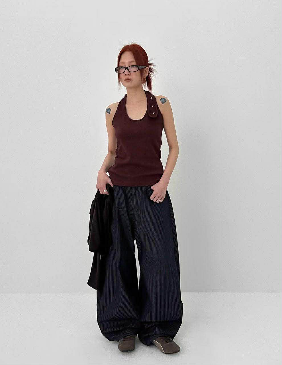 彈性直紋繞頸背心 ( 黑色/酒紅色 )4