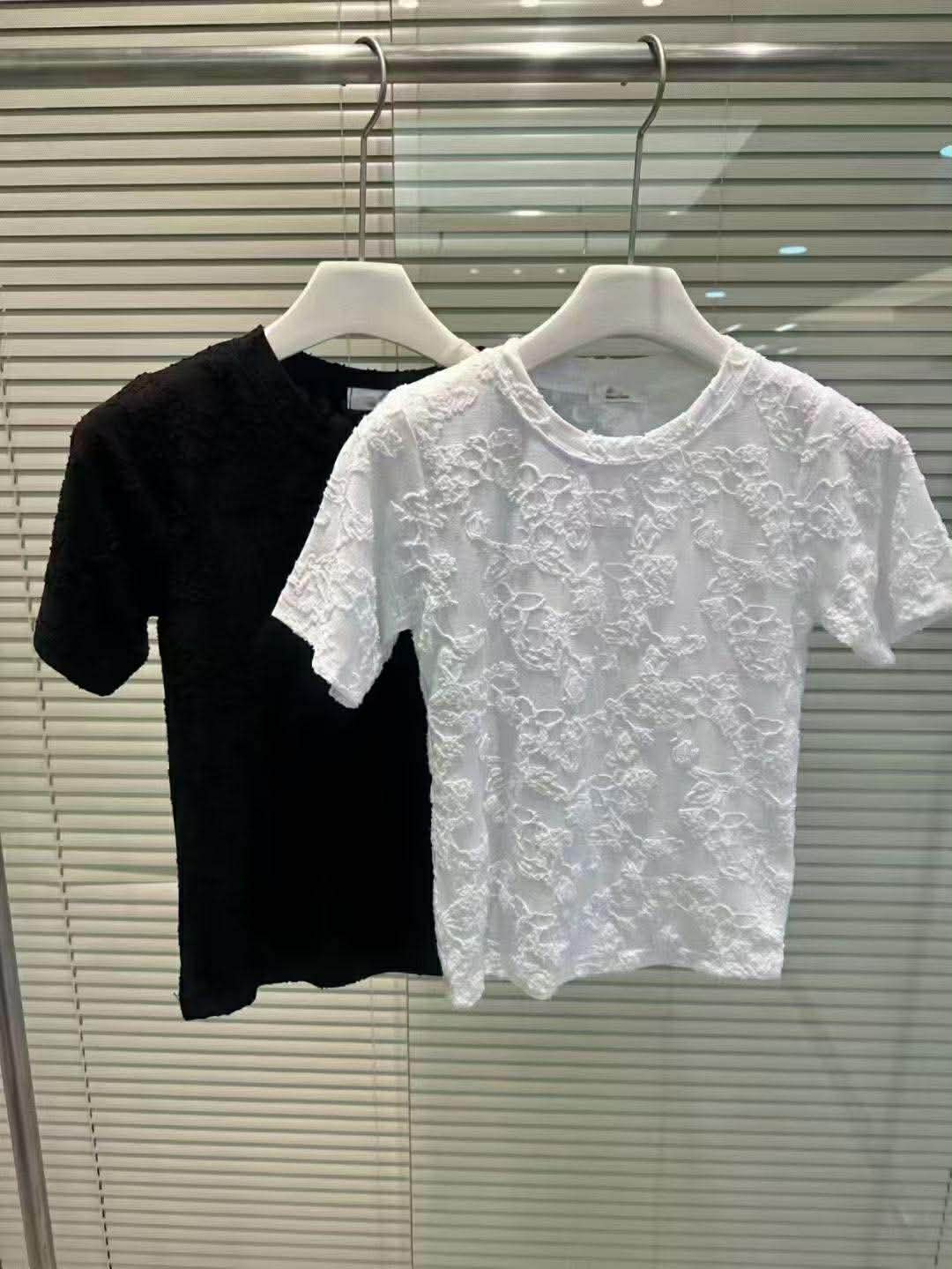 蕾絲花紋短袖上衣 ( 2色 )25