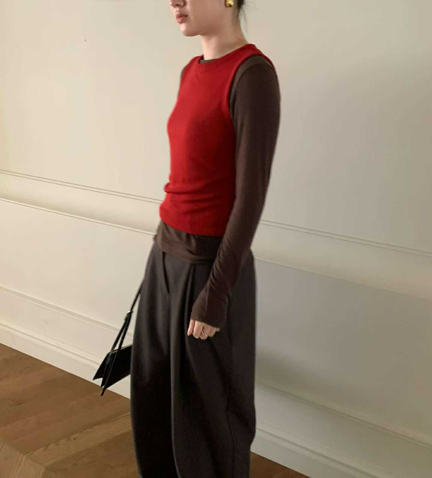 柔軟彈性圓領背心 ( 4色 / 少量現貨 )